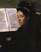 The Lady play piano